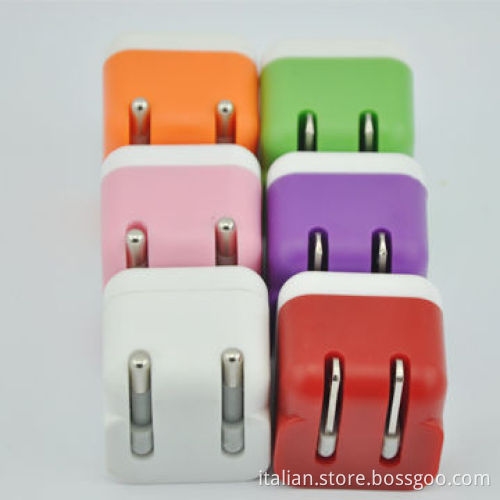 USB travel charger adapter for smartphone